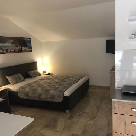 Podhajska 110 Apartment Ngoại thất bức ảnh